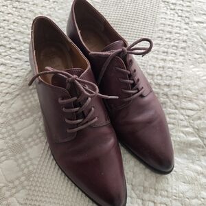 Frye Burgundy Cogniac Women's Lace up Oxfords poiny toe Minimalist | Size 7.5